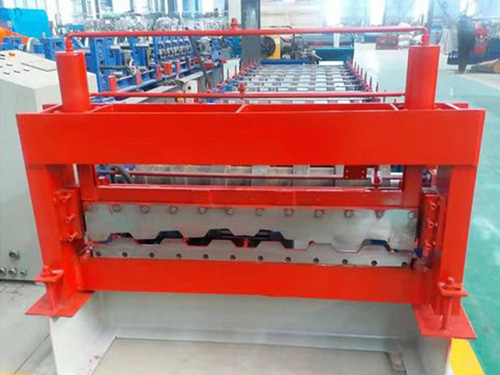 河北汽车厢板成型机