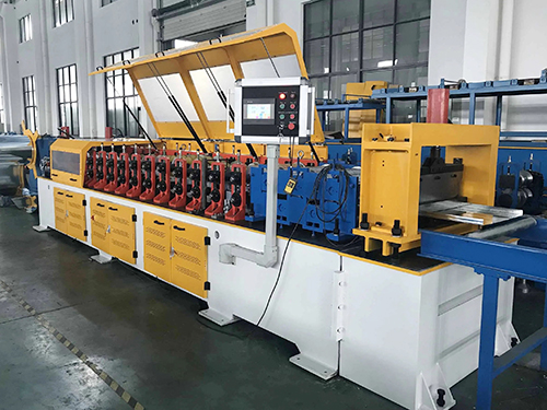 河北车库门成型机